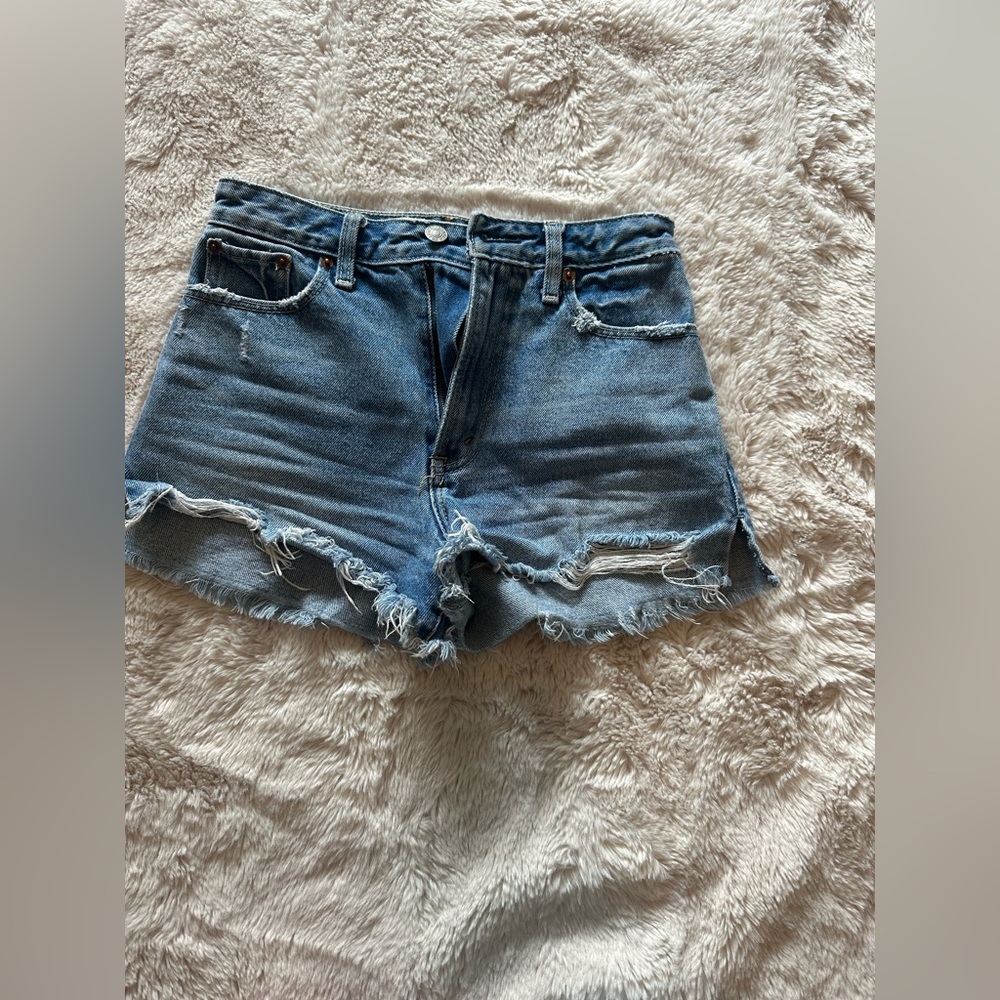 A&F Annie high rise short, size 24